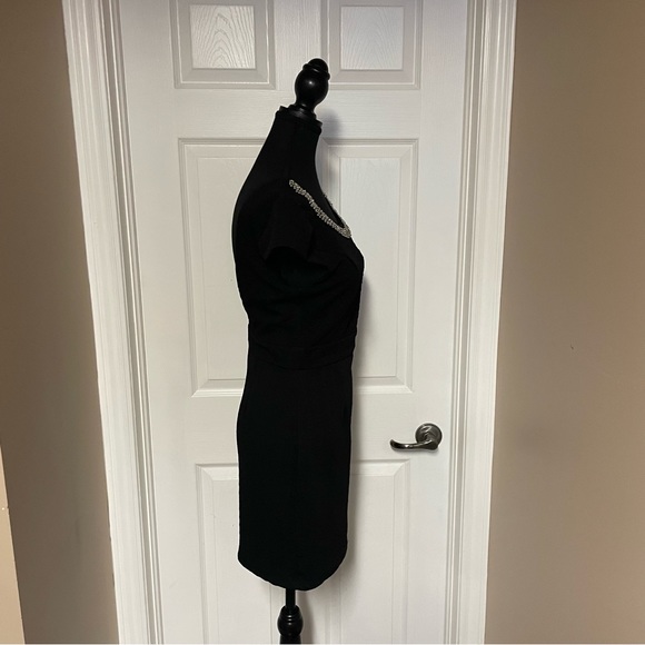 Women’s dress - Picture 6 of 9